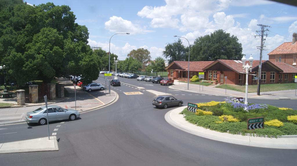 The George Hotel Bathurst Bagian luar foto